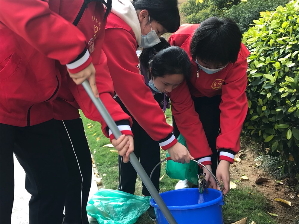 社区服务的照片高中生图片